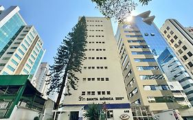Flat próximo Av. Paulista Completo c/ Estacionamento e Limpeza